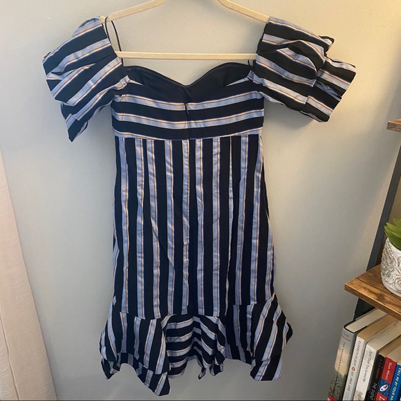 NWT Wayf Teagan Strapless Dress - Picture 4 of 4